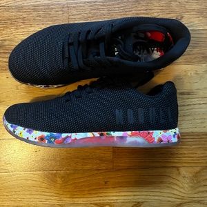 NoBull trainers size 8.5 black/daisy
